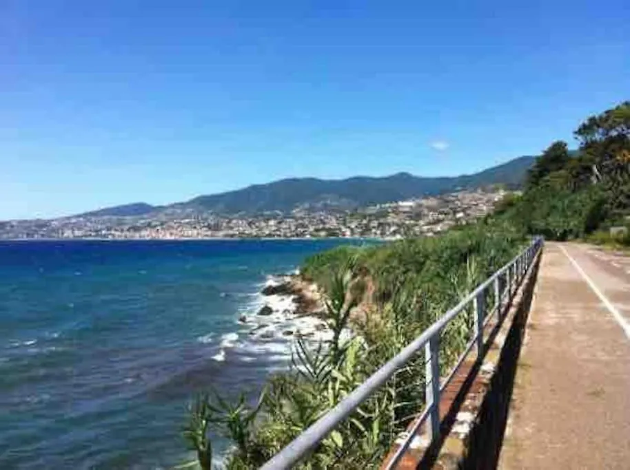 Apartment Appartamento Incantevole In Piazza Bresca, Sanremo
